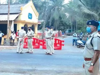 कोविड-19: गोवा में तीन दिन का लॉकडाउन, भारी संख्या में पुलिस तैनात