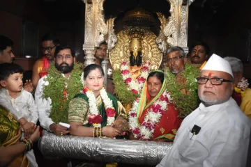 मुख्यमंत्री एकनाथ शिंदे ने भगवान विट्ठल के मंदिर में की पूजा-अर्चना