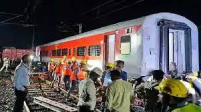नागपुर जा रही शिवनाथ एक्सप्रेस ट्रेन छत्तीसगढ़ में बेपटरी हुई, कोई हताहत नहीं