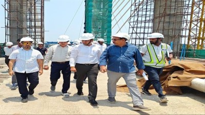 जबलपुरः प्रमुख सचिव आहूजा ने किया फ्लाई ओवर के निर्माण कार्य का निरीक्षण